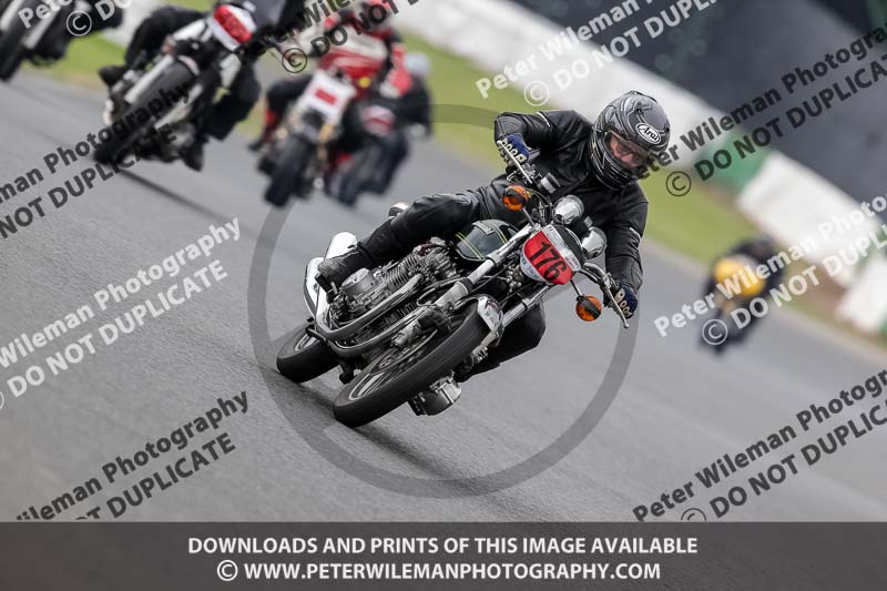 Vintage motorcycle club;eventdigitalimages;mallory park;mallory park trackday photographs;no limits trackdays;peter wileman photography;trackday digital images;trackday photos;vmcc festival 1000 bikes photographs